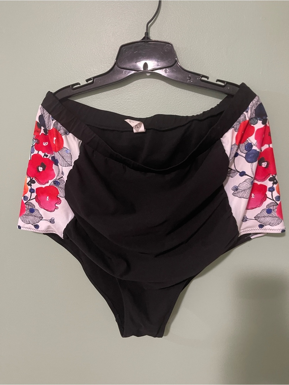 PZZ Beach sz 6xl High-Waist Floral Accent Black Bikini Bottoms